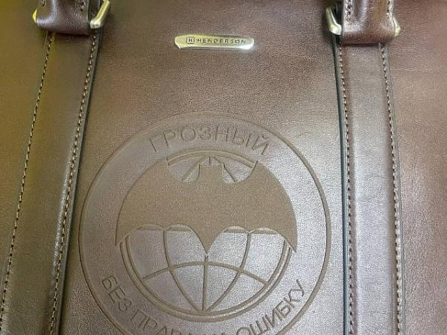 Гравировка на сумке